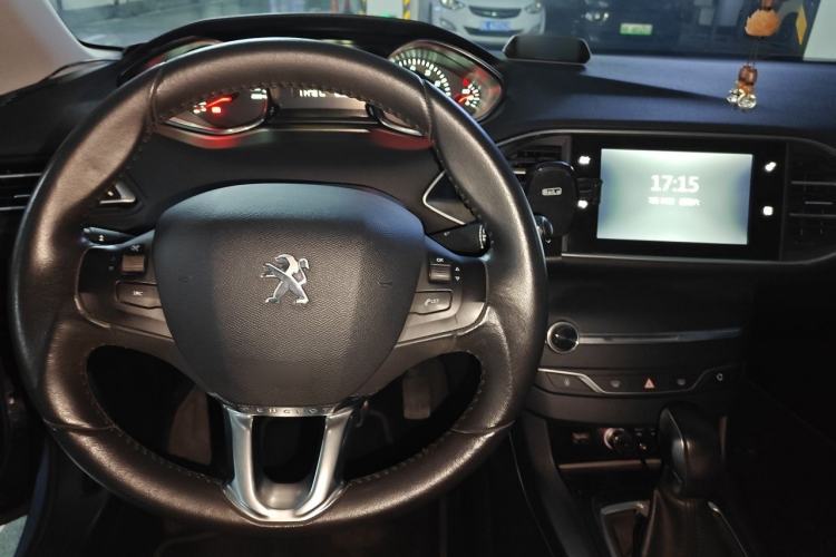 Used Peugeot 308S 2015 1.2T Automatic Jingchi Edition Center Console