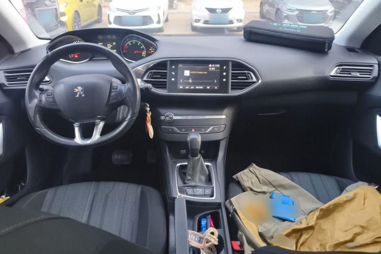 Used Peugeot 308S 2015 1.2T Automatic Jingchi Edition Center Console