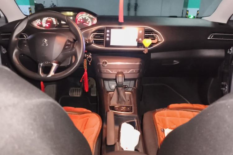 Used Peugeot 308S 2015 1.2T Automatic Jingchi Edition Center Console