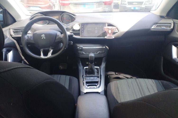 Used Peugeot 308S 2015 1.6T Automatic Jingchi Edition Center Console