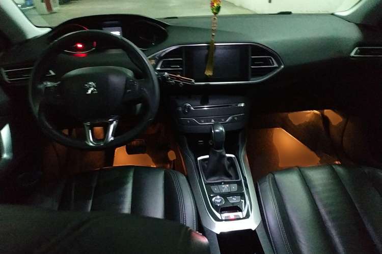Used Peugeot 308S 2015 1.6T Automatic Ruichi Edition Center Console