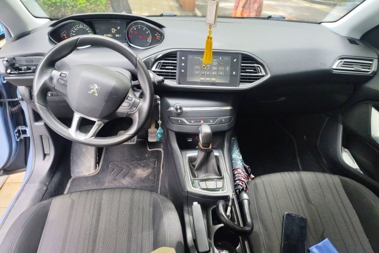 Used Peugeot 308S 2015 1.2T Automatic Jingchi Edition Center Console