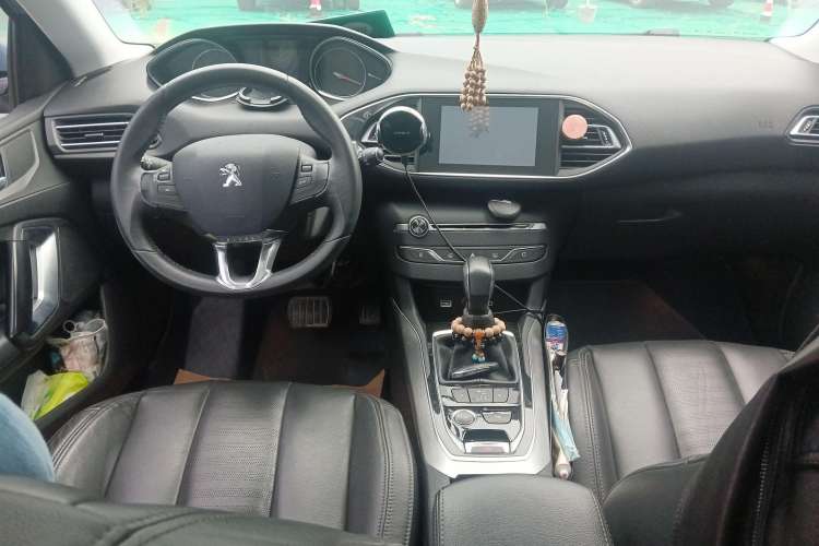 Used Peugeot 308S 2015 1.6T Automatic Ruichi Edition Center Console