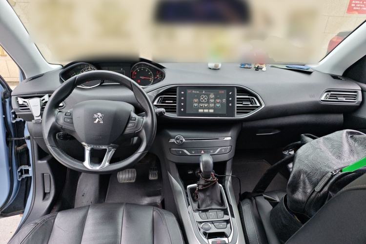 Used Peugeot 308S 2015 1.6T Automatic Ruichi Edition Center Console