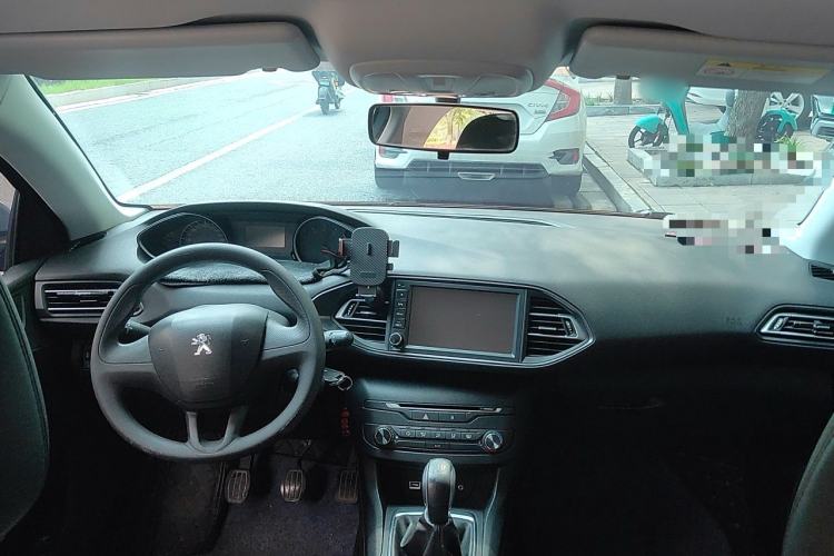 Used Peugeot 308S 2015 1.6L Manual Shangchi Edition Center Console