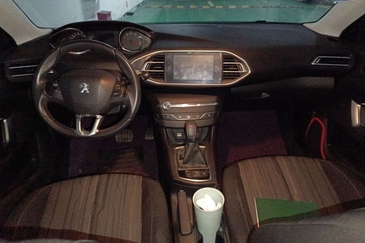 Used Peugeot 308S 2015 1.2T Automatic Jingchi Edition Center Console