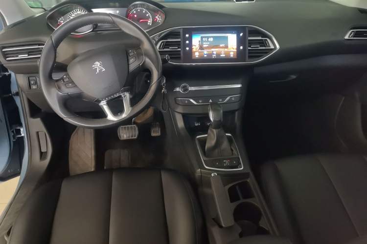 Used Peugeot 308S 2015 1.2T Automatic Jingchi Edition Center Console