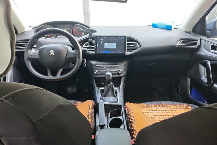 Used Peugeot 308S 2015 1.2T Automatic Shangchi Edition Center Console