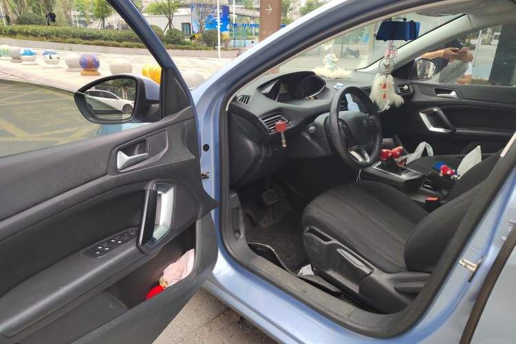 Used Peugeot 308S 2015 1.2T Automatic Jingchi Edition Driver Seat