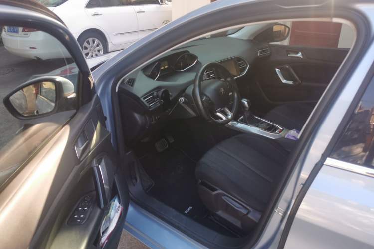 Used Peugeot 308S 2015 1.6T Automatic Jingchi Edition Driver Seat