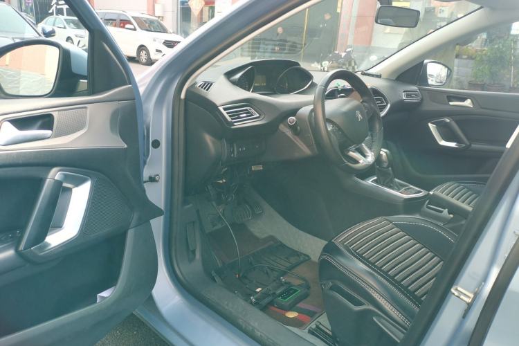 Used Peugeot 308S 2015 1.2T Automatic Jingchi Edition Driver Seat