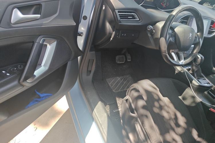 Used Peugeot 308S 2015 1.2T Automatic Jingchi Edition Driver Seat