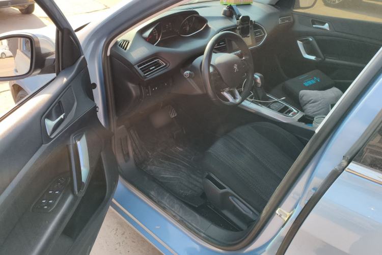 Used Peugeot 308S 2015 1.6T Automatic Jingchi Edition Driver Seat