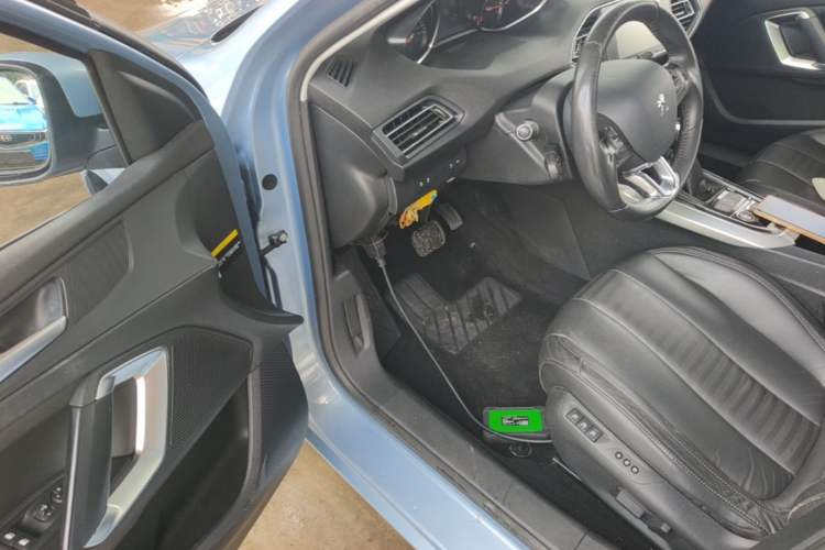 Used Peugeot 308S 2015 1.6T Automatic Ruichi Edition Driver Seat