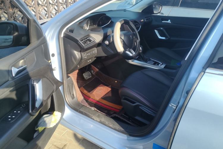 Used Peugeot 308S 2015 1.6T Automatic Jingchi Edition Driver Seat