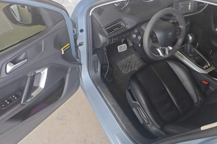 Used Peugeot 308S 2015 1.6T Automatic Jingchi Edition Driver Seat