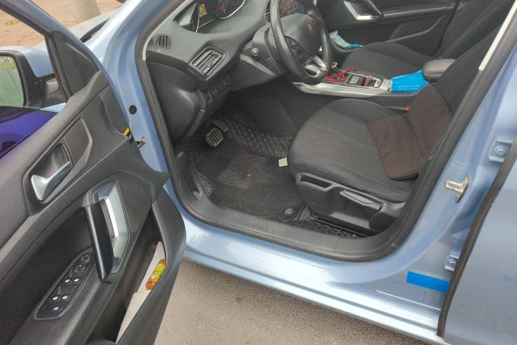 Used Peugeot 308S 2015 1.6T Automatic Jingchi Edition Driver Seat