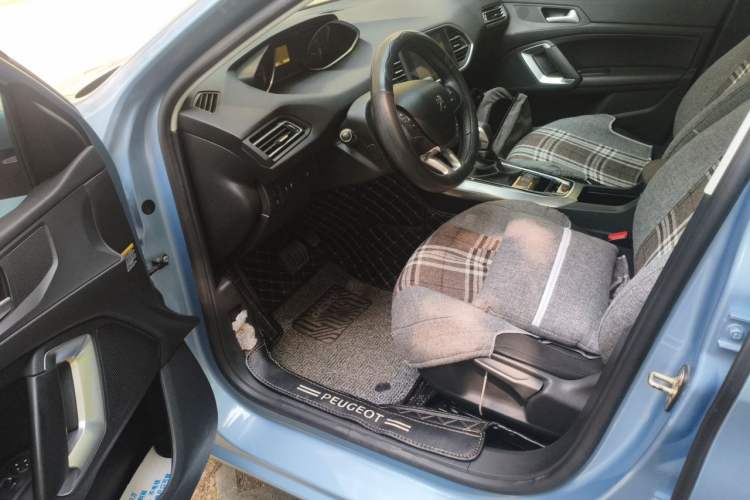 Used Peugeot 308S 2015 1.6T Automatic Jingchi Edition Driver Seat