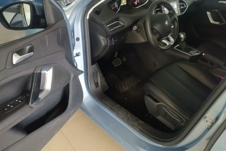 Used Peugeot 308S 2015 1.2T Automatic Jingchi Edition Driver Seat