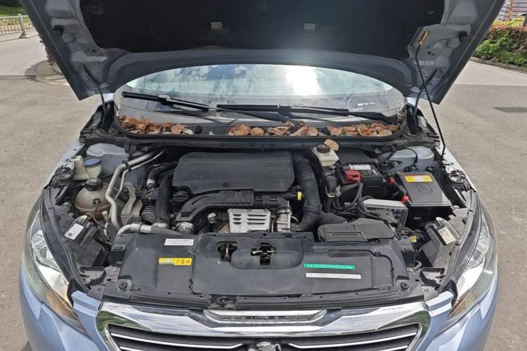 Used Peugeot 308S 2015 1.2T Automatic Jingchi Edition Engine Bay
