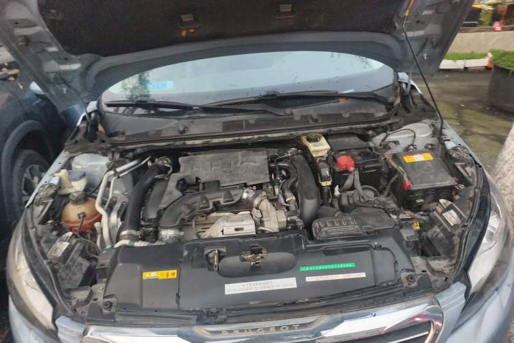 Used Peugeot 308S 2015 1.6T Automatic Jingchi Edition Engine Bay