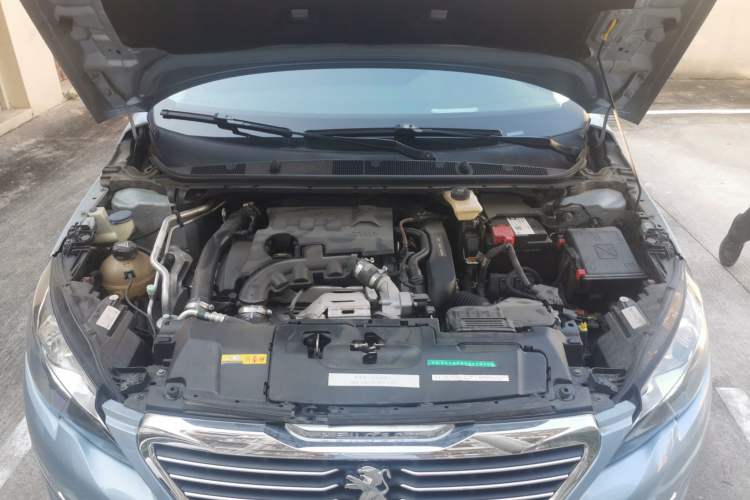 Used Peugeot 308S 2015 1.6T Automatic Jingchi Edition Engine Bay
