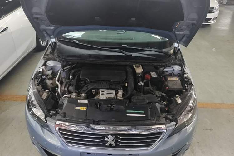 Used Peugeot 308S 2015 1.2T Automatic Jingchi Edition Engine Bay