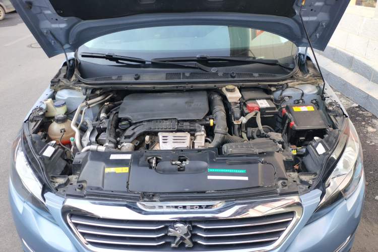 Used Peugeot 308S 2015 1.2T Automatic Jingchi Edition Engine Bay