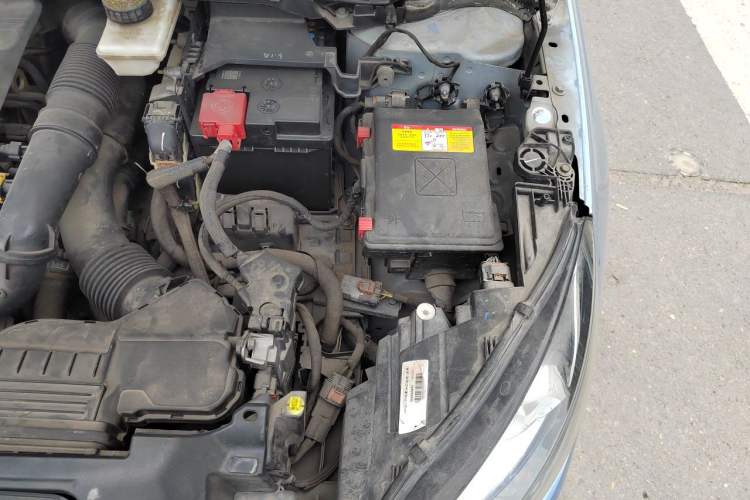 Used Peugeot 308S 2015 1.2T Automatic Jingchi Edition Engine Bay Left