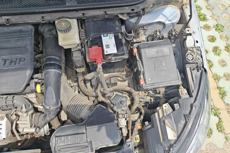 Used Peugeot 308S 2015 1.2T Automatic Jingchi Edition Engine Bay Left