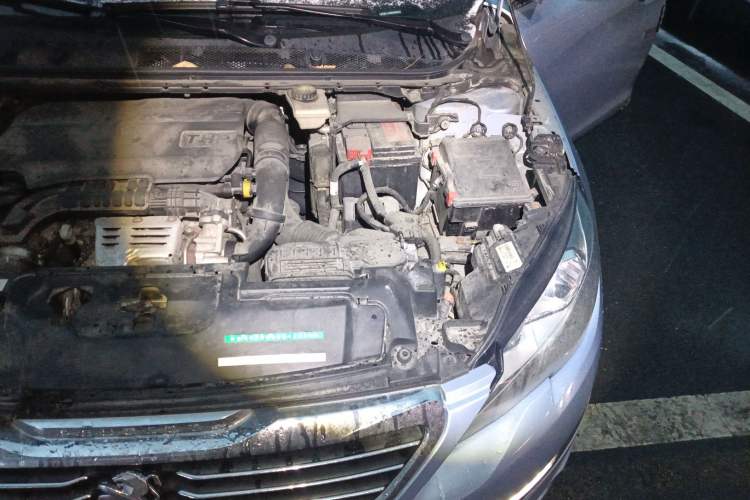 Used Peugeot 308S 2015 1.2T Automatic Jingchi Edition Engine Bay Left