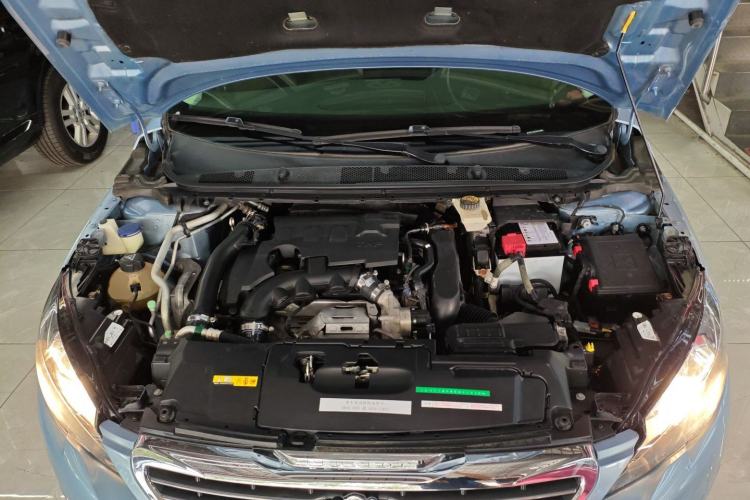 Used Peugeot 308S 2015 1.6T Automatic Jingchi Edition Engine Bay