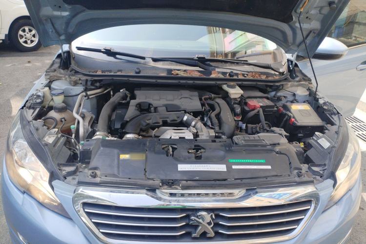Used Peugeot 308S 2015 1.6T Automatic Jingchi Edition Engine Bay