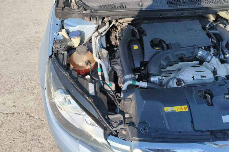 Used Peugeot 308S 2015 1.6T Automatic Jingchi Edition Engine Bay Right