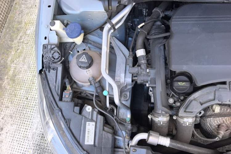 Used Peugeot 308S 2015 1.2T Automatic Jingchi Edition Engine Bay Right