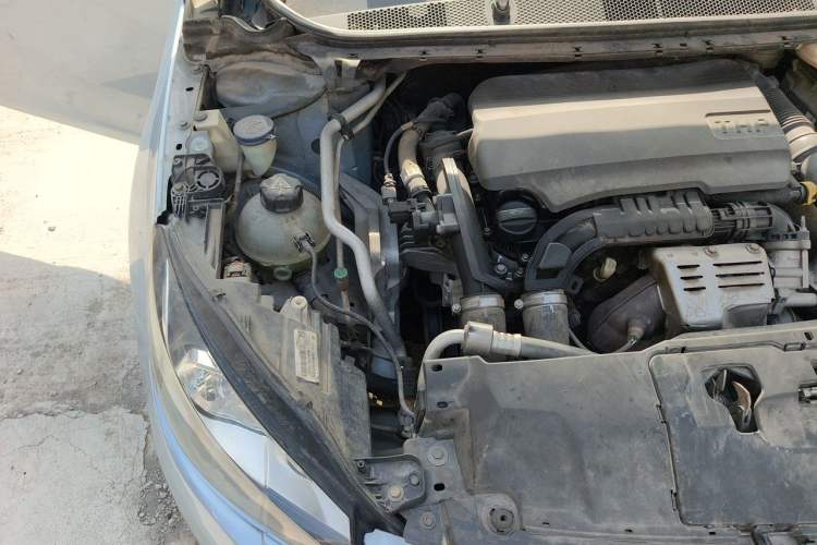 Used Peugeot 308S 2015 1.2T Automatic Jingchi Edition Engine Bay Right
