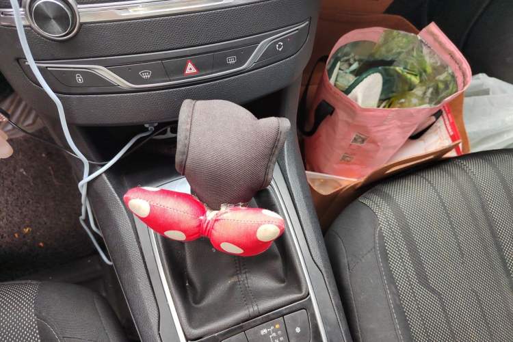 Used Peugeot 308S 2015 1.2T Automatic Jingchi Edition Gear Lever