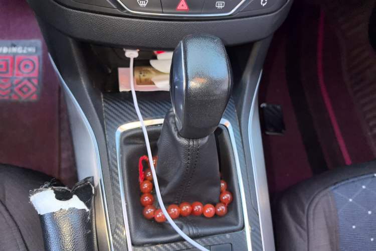 Used Peugeot 308S 2015 1.6T Automatic Jingchi Edition Gear Lever