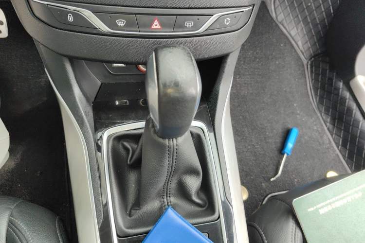 Used Peugeot 308S 2015 1.6T Automatic Ruichi Edition Gear Lever