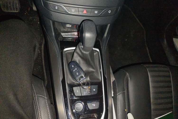 Used Peugeot 308S 2015 1.6T Automatic Ruichi Edition Gear Lever