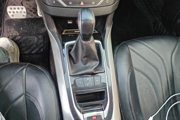 Used Peugeot 308S 2015 1.6T Automatic Jingchi Edition Gear Lever