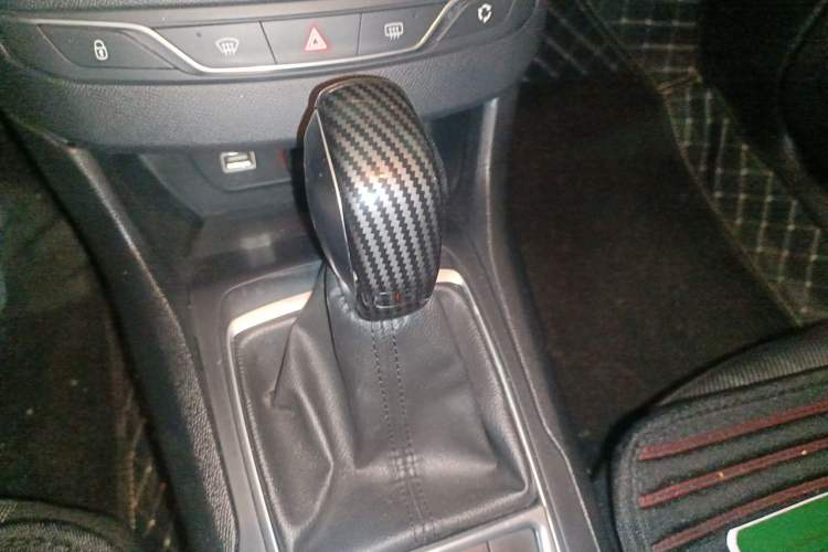 Used Peugeot 308S 2015 1.2T Automatic Jingchi Edition Gear Lever