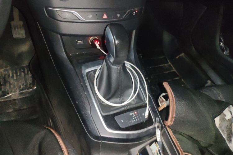 Used Peugeot 308S 2015 1.2T Automatic Jingchi Edition Gear Lever