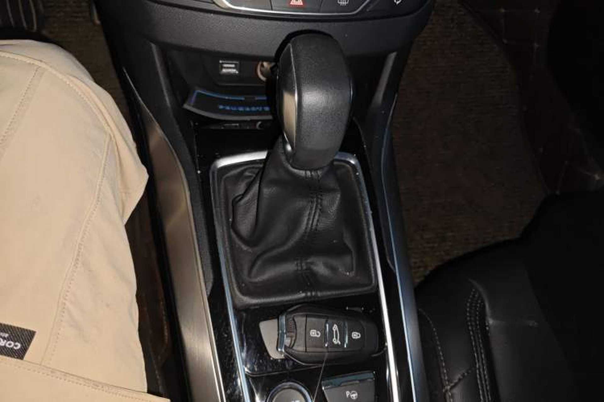 Used Peugeot 308S 2015 1.6T Automatic Ruichi Edition Gear Lever