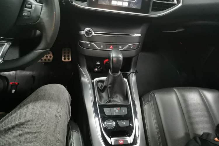 Used Peugeot 308S 2015 1.6T Automatic Ruichi Edition Gear Lever