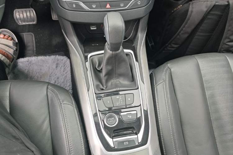 Used Peugeot 308S 2015 1.6T Automatic Ruichi Edition Gear Lever
