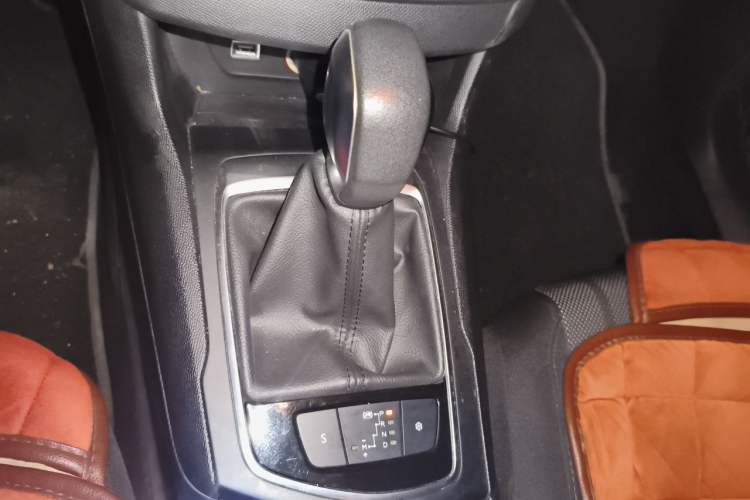 Used Peugeot 308S 2015 1.2T Automatic Jingchi Edition Gear Lever