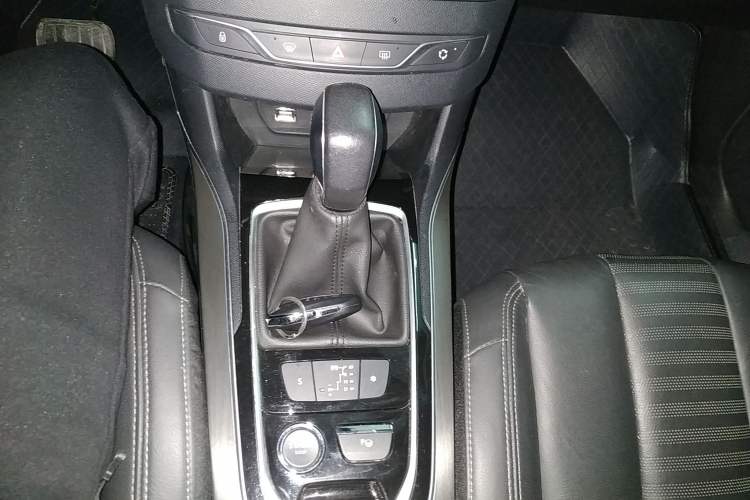 Used Peugeot 308S 2015 1.6T Automatic Ruichi Edition Gear Lever