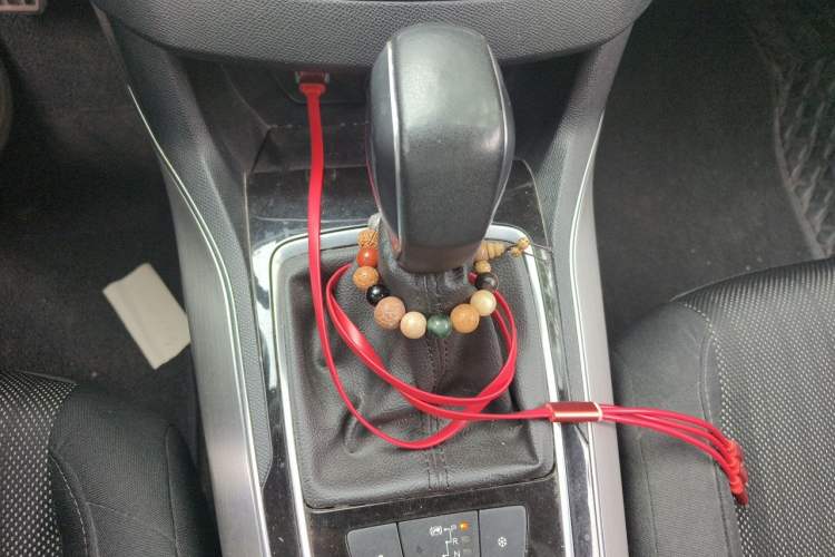 Used Peugeot 308S 2015 1.6T Automatic Jingchi Edition Gear Lever