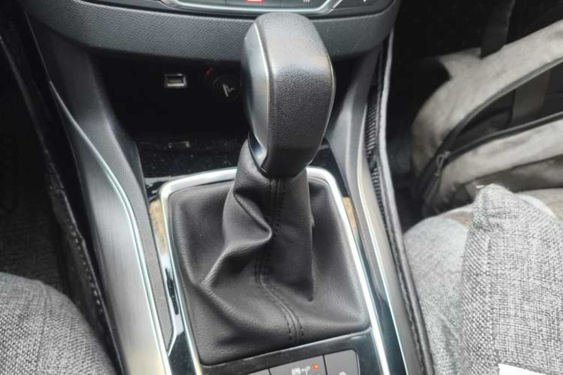 Used Peugeot 308S 2015 1.6T Automatic Jingchi Edition Gear Lever